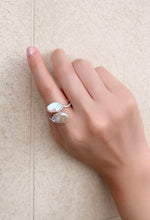 Load image into Gallery viewer, Riviera Toi et Moi Perle Diamond Ring - aviadiamonds